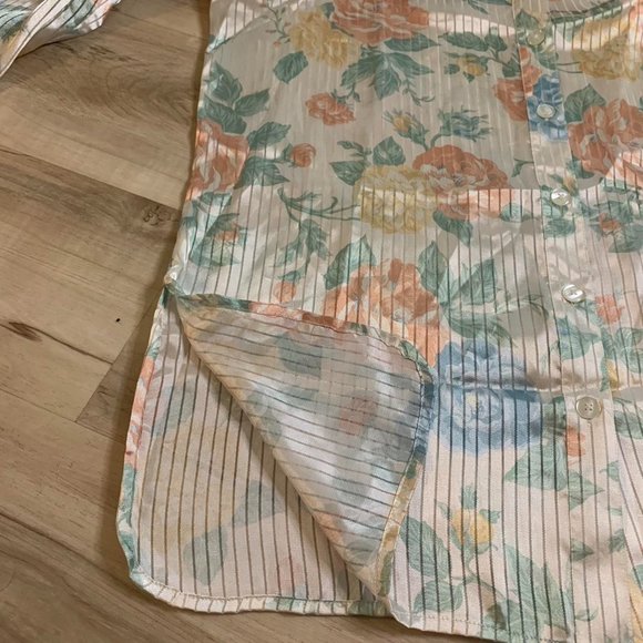 Button Down - Picture 5 of 5